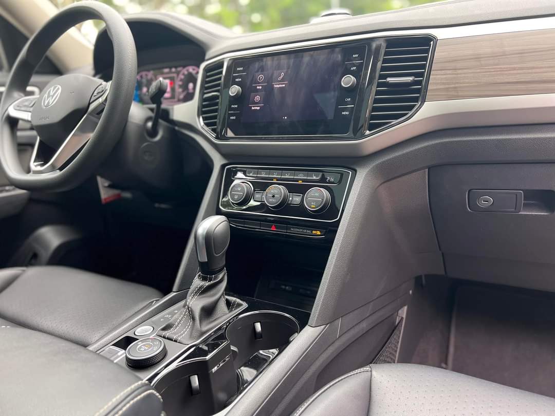 SẮM NGAY XẾ HỘP VOLKSWAGEN TERAMONT " HỖ TRỢ VAY 80% XE - LÁY XE CHỈ 7XX "-2