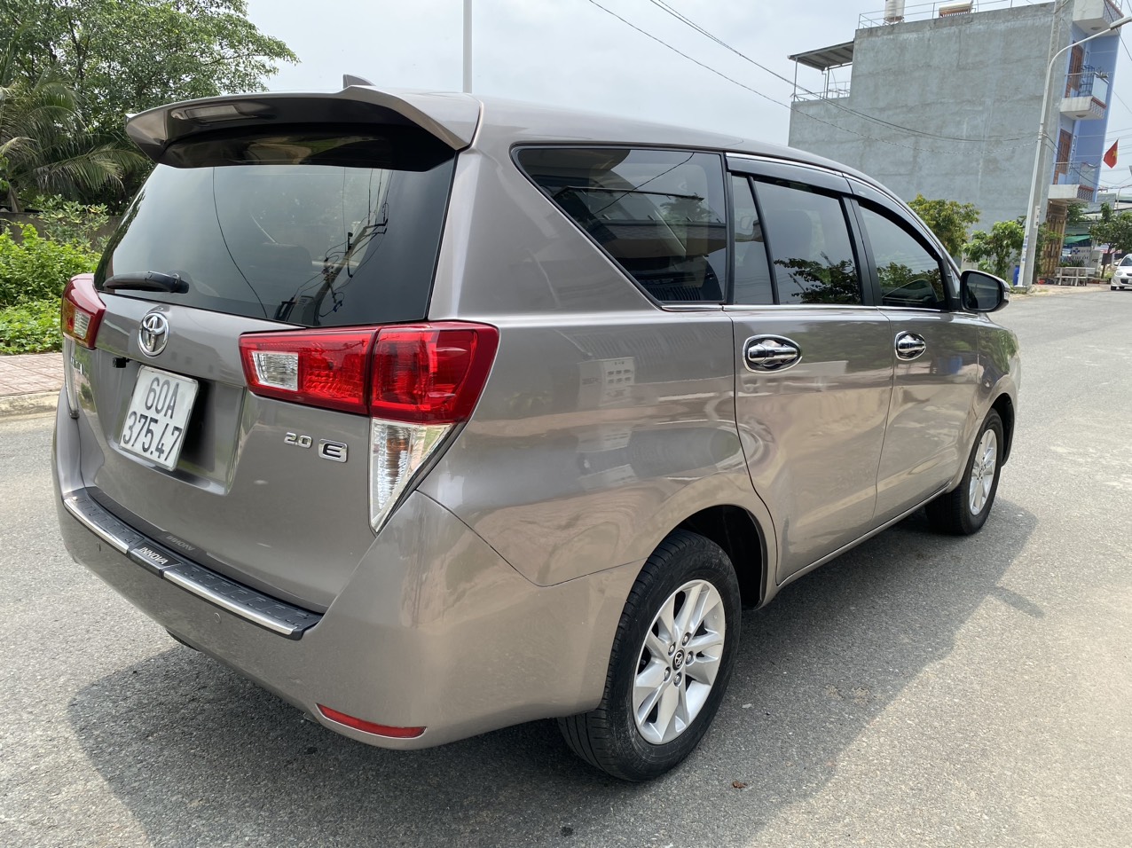 CHÍNH CHỦ CẦN BÁN XE INNOVA E 2.0 SẢN XUẤT 2017-3