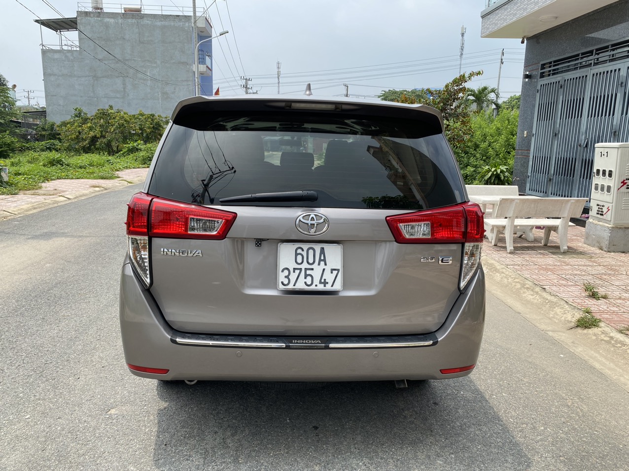CHÍNH CHỦ CẦN BÁN XE INNOVA E 2.0 SẢN XUẤT 2017-4