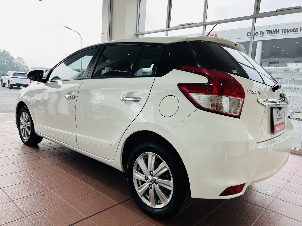 CẦN BÁN CHIẾC XE TOYOTA YARIS 1.5G 2017 NHẬP KHẨU THÁI LAN ODO TẠI TOYOTA HIROSHIMA VĨNH PHÚC -3