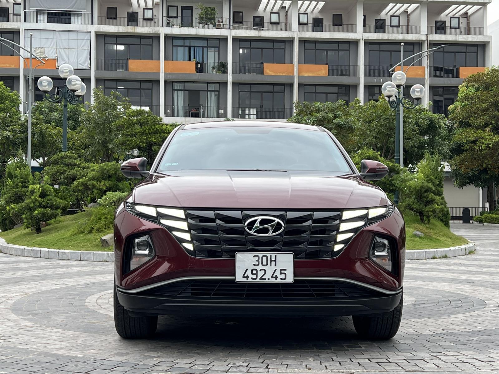    Huyndai Tucson 2.0 Tiêu chuẩn sx 2022 chạy 1v km. Xe còn như mới.-0