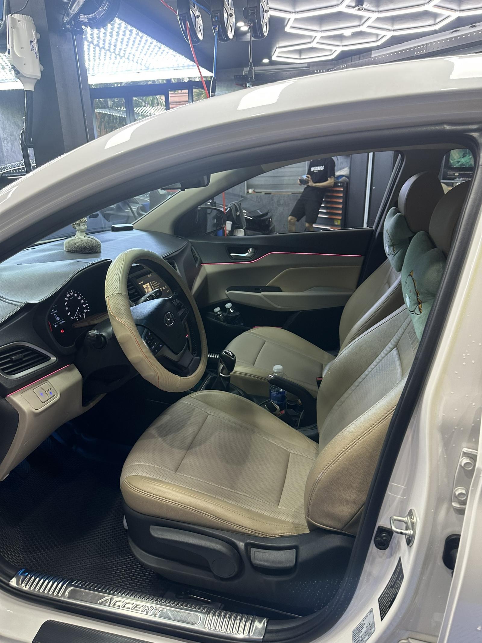 Cần bán xe Accent MT 12/2020 bản đủ chính chủ,-2