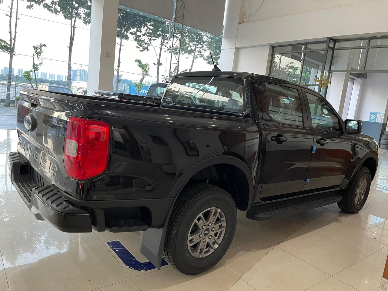 Giá xe Ford Ranger 2023 hot nhất tháng 9: -2