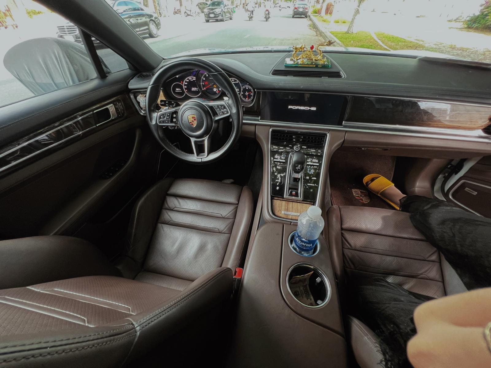 Chính chủ bán xe Poscher panamera sx 2017 Lăn bánh 2018 -2