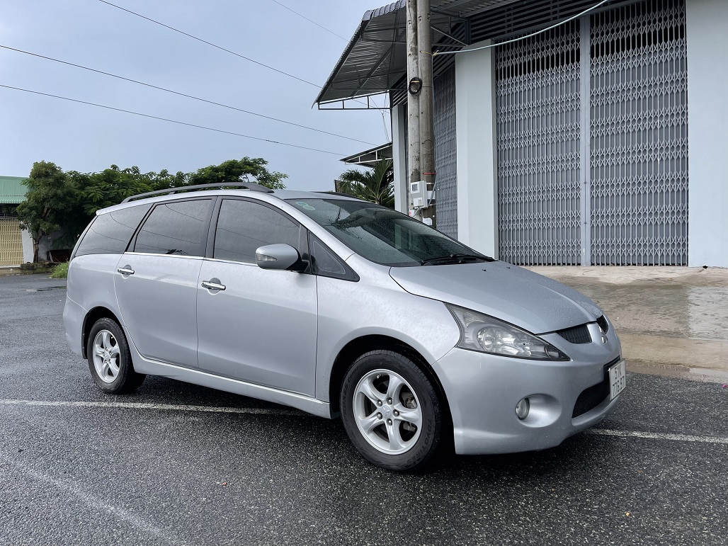 Chính chủ cần bán xe Mitsubishi Grandis 2005 -2