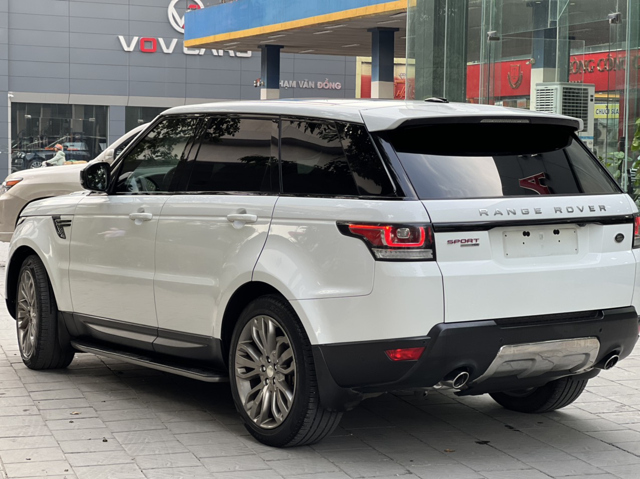 Bán Landrover Rangerover Sport HSE 3.0V6 sản xuất 2015 xe rất đẹp , không đâm đụng không ngập nước. -4