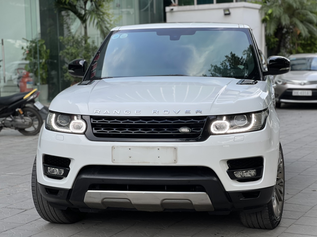 Bán Landrover Rangerover Sport HSE 3.0V6 sản xuất 2015 xe rất đẹp , không đâm đụng không ngập nước. -1