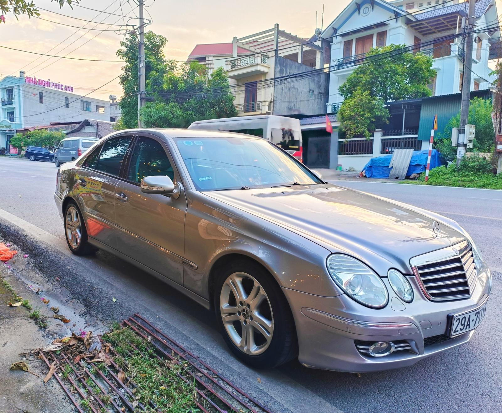 Chính chủ cần bán xe Mec E200k 2008 đky 2009-0