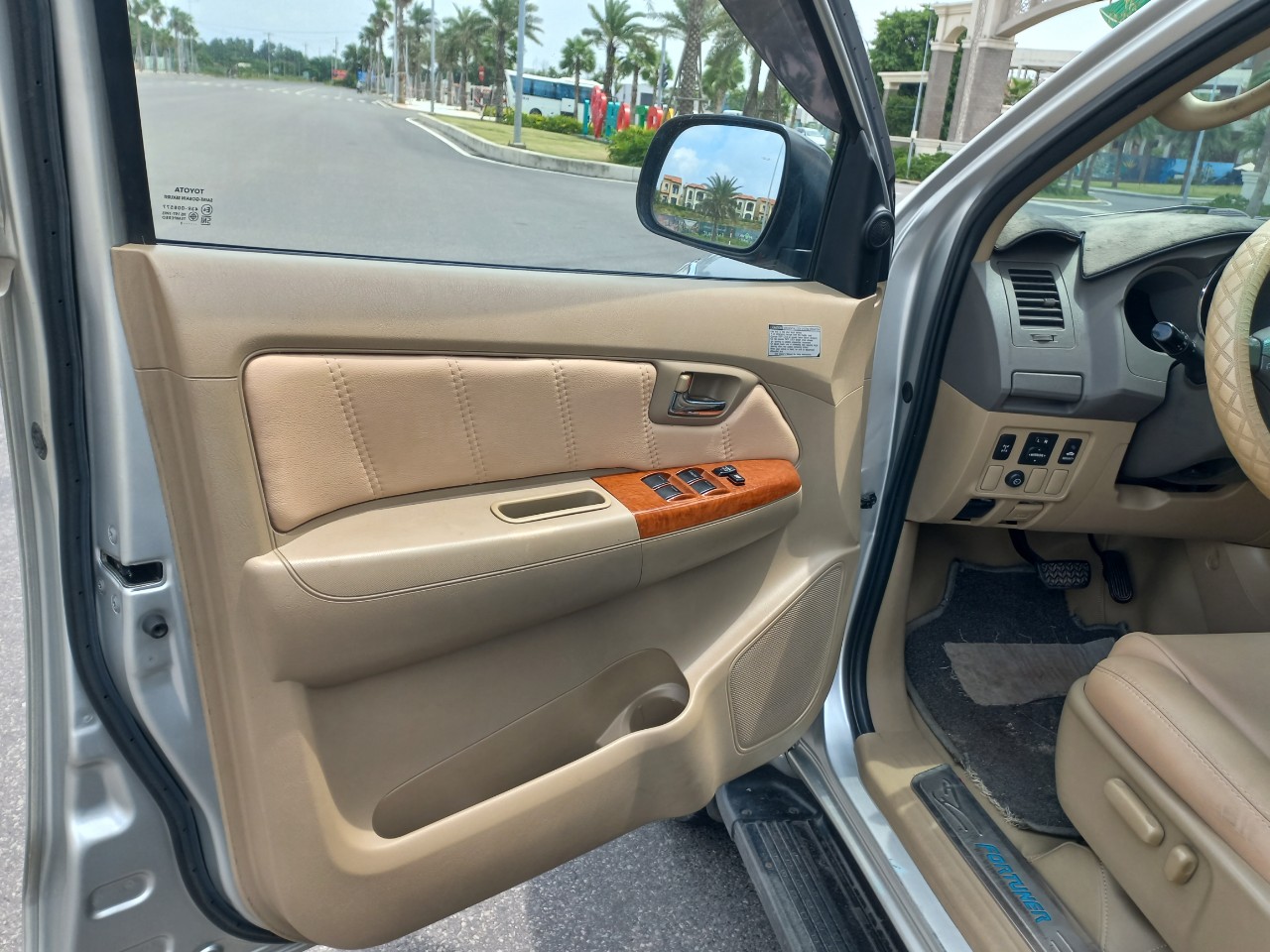 Cần bán xe Toyota Foxtuner sx 2011 số tự động-4