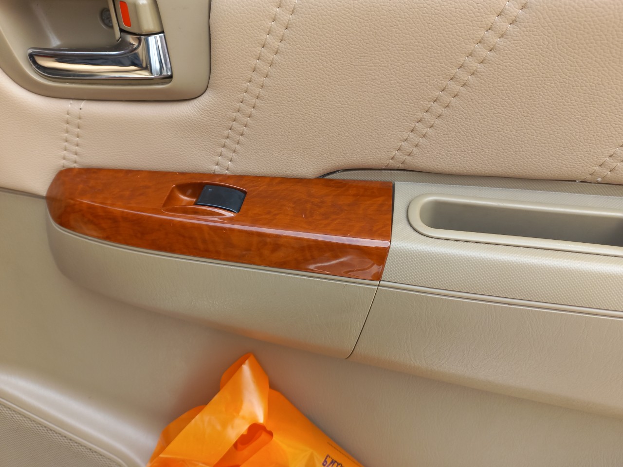 Cần bán xe Toyota Foxtuner sx 2011 số tự động-5