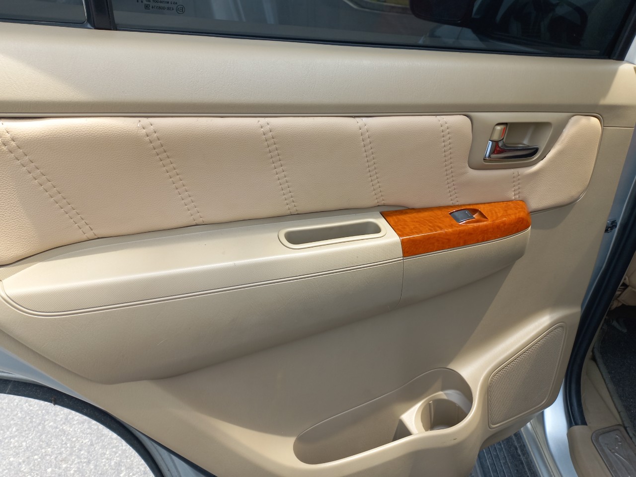 Cần bán xe Toyota Foxtuner sx 2011 số tự động-8