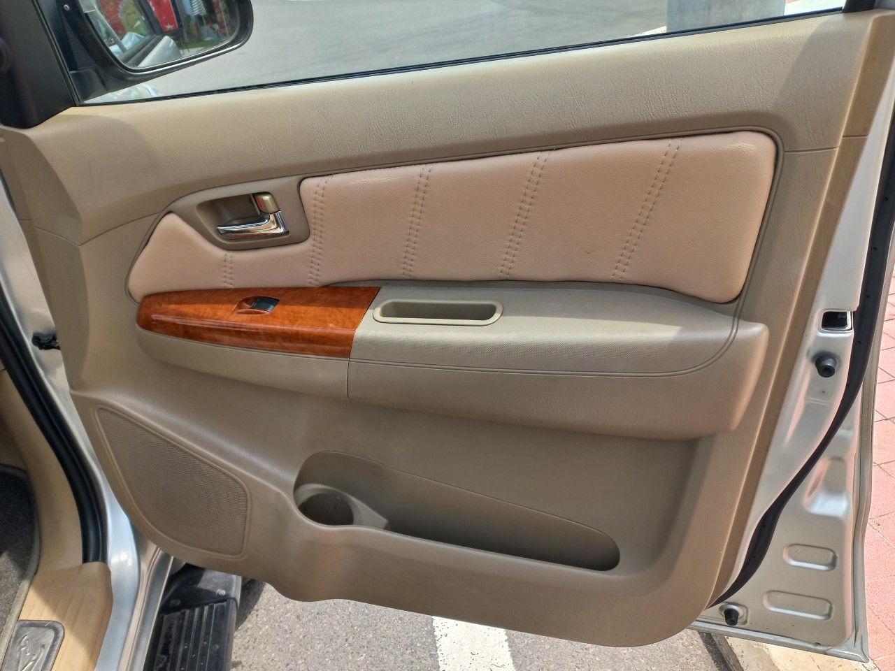 Cần bán xe Toyota Foxtuner sx 2011 số tự động-6