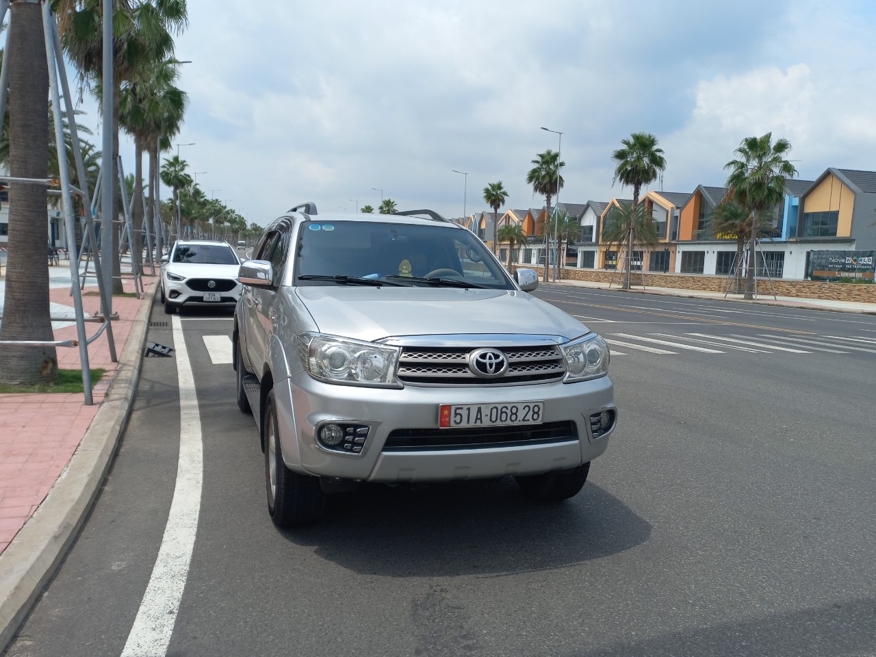 Cần bán xe Toyota Foxtuner sx 2011 số tự động-1