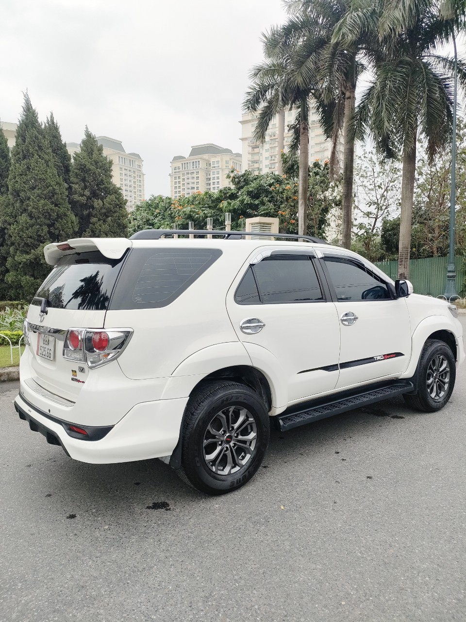 Bán Xe FORTUNER năm 2015 xe nhập chính hãng-3