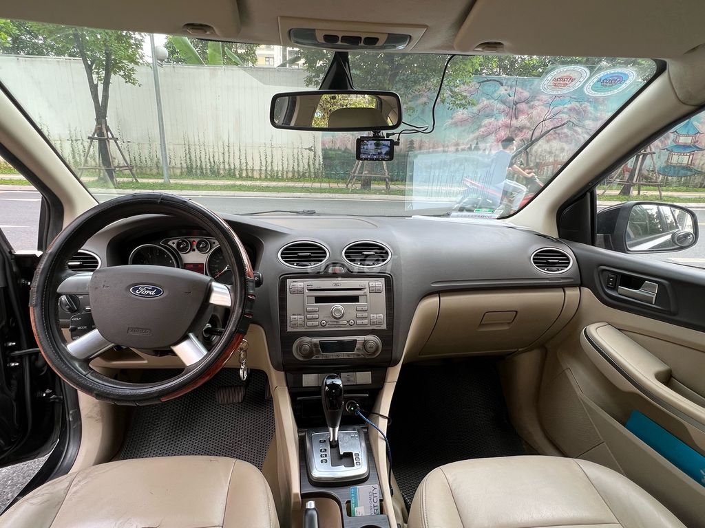 Ford Focus 2.0 Sedan Ghia 2011, Số tự động.-5