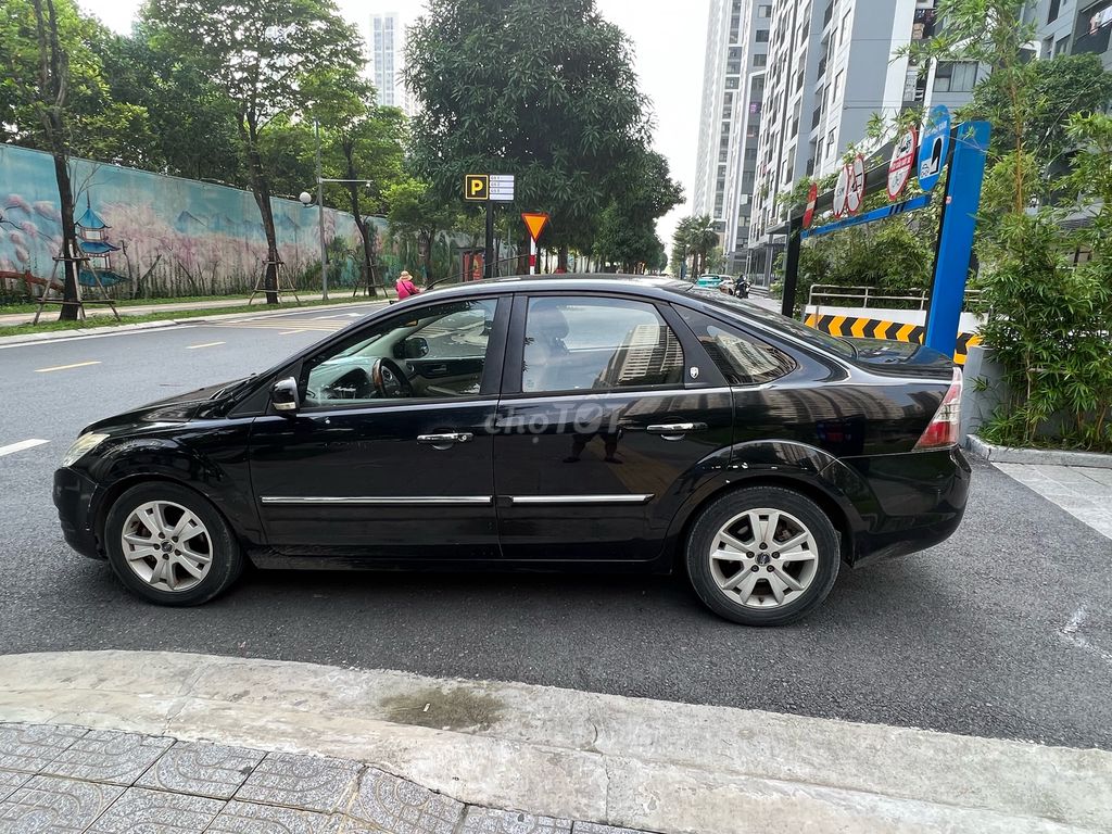 Ford Focus 2.0 Sedan Ghia 2011, Số tự động.-2