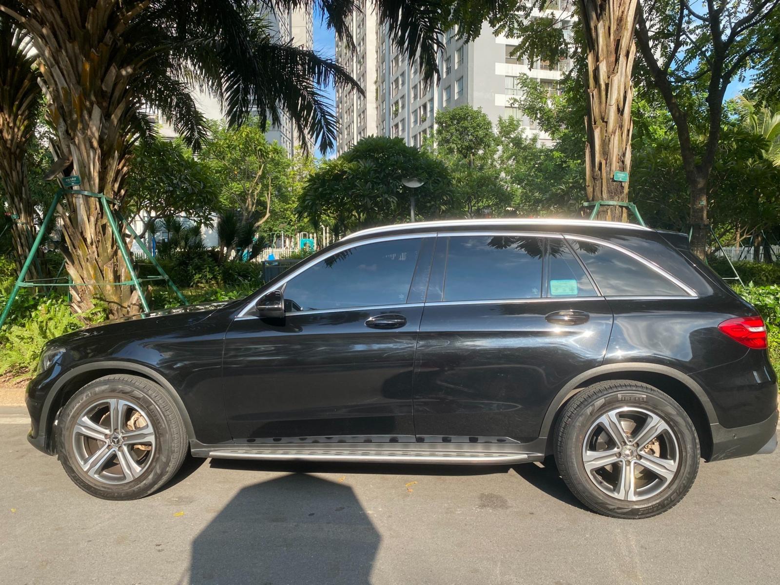 Bán Xe Glc 200 đời 2019 màu đen nội thất đen -1