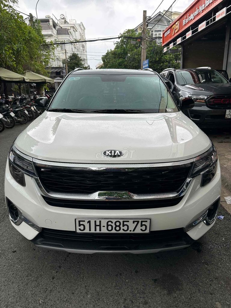 Xe GĐ đi cần bán Kia seltos Turbo 1.4Luxury, màu trắng-0