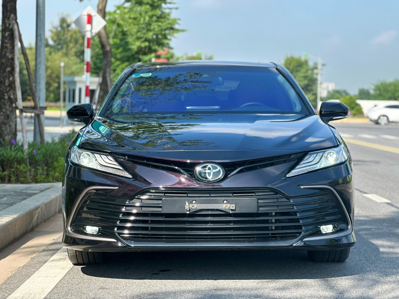 Toyota Camry 2.0Q 2022, Nâu Đen/Nâu. Xe nhập Thái, đăng ký tên tư nhân chính chủ - Cực Đẹp - Odo zin 24.000 Km!-5