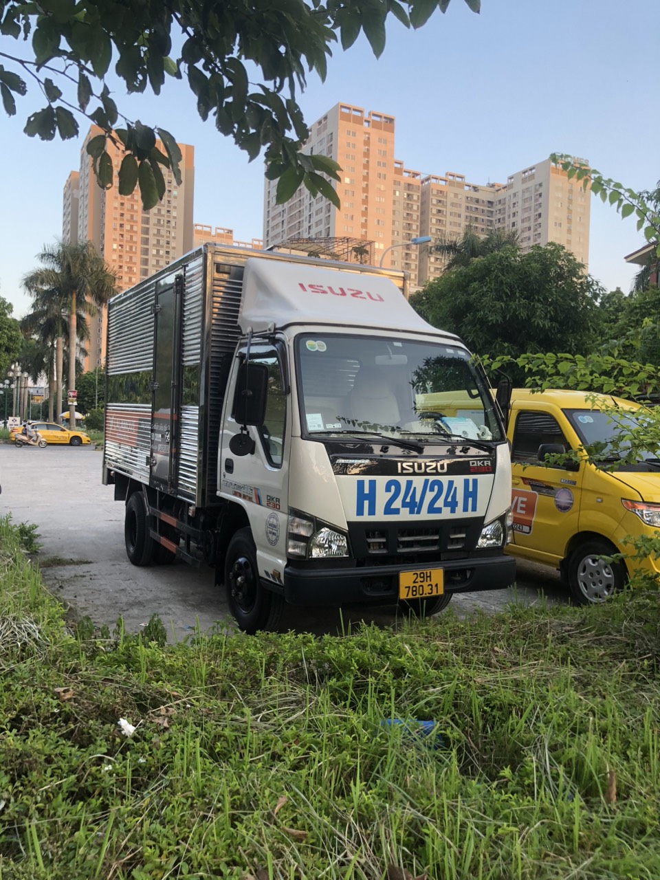 Chính chủ cần bán xe Isuzu QKR 230 -1