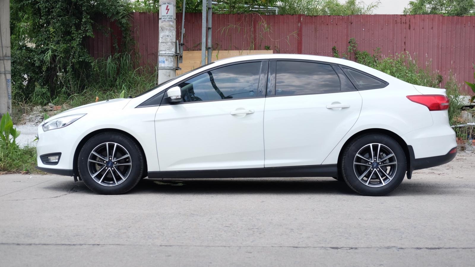 Chính chủ cần bán Ford Focus 2019 bản Trend Sedan-0