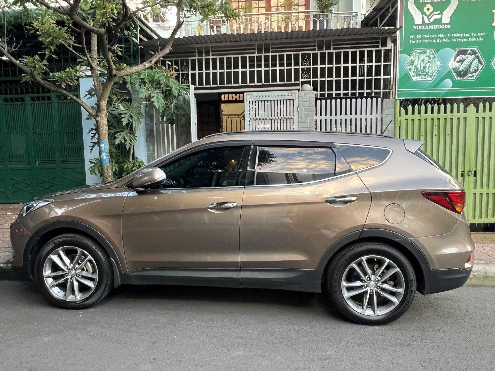 Cần Bán xe ô tô - Hyundai Santafe 2017 4WD máy xăng full  2 cầu -4