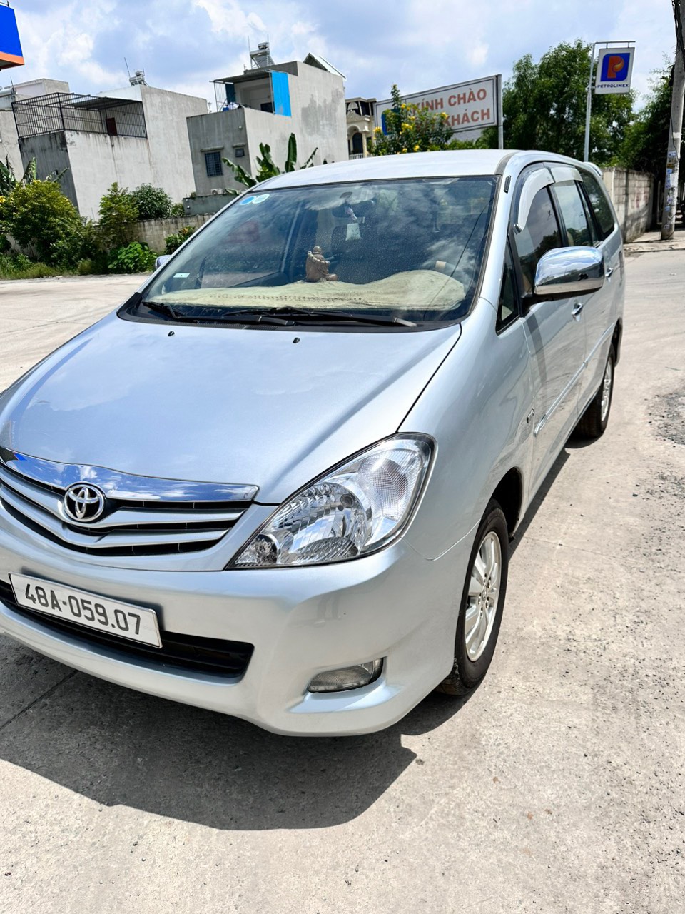 GIA ĐÌNH CẦN BÁN XE INNOVA SẢN XUẤT 2011-7