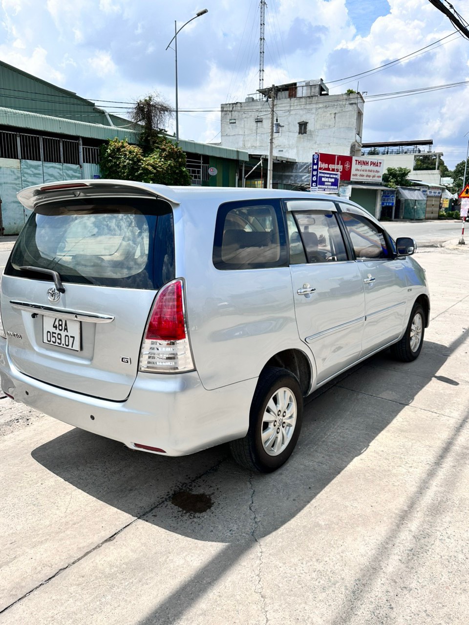 GIA ĐÌNH CẦN BÁN XE INNOVA SẢN XUẤT 2011-8