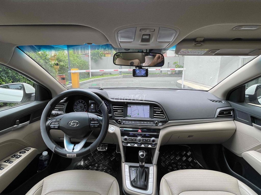 Cần bán gấp Hyundai Elantra 2.0 2019 một chủ, biển TP.HCM-8