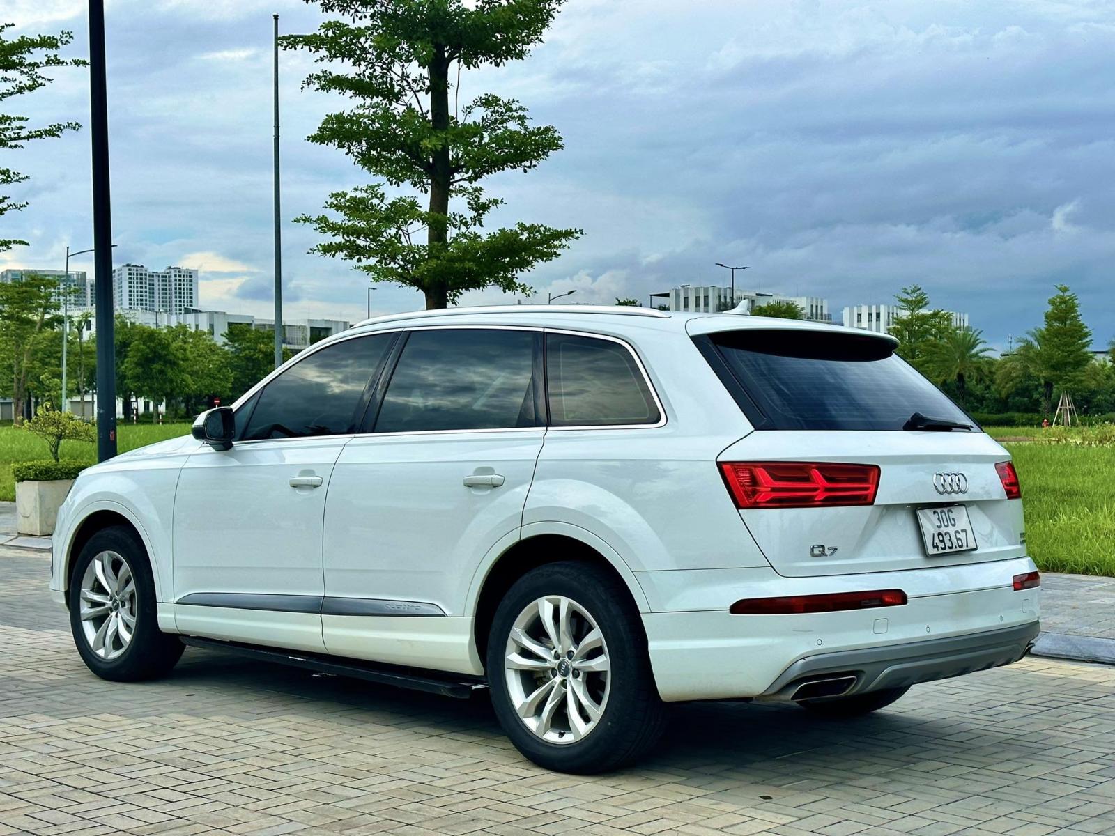 Cần bán chiếc Audi Q7 bản 2.0 của 2016 đăng ký 2017 giá hợp lý-4