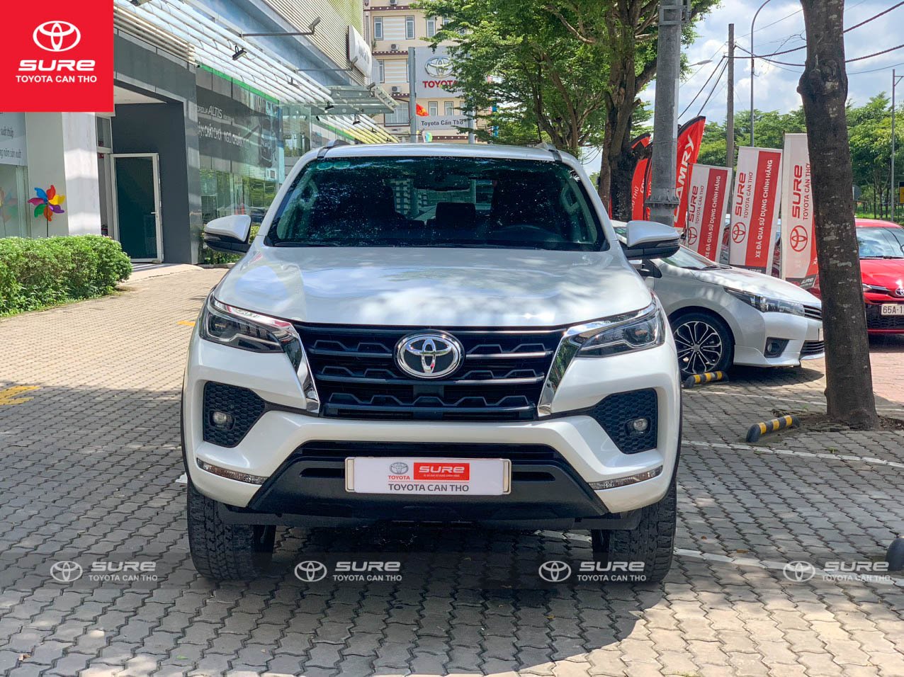 TOYOTA FORTUNER 2.4G 4x2 (AT) 2022 TRẮNG NGỌC TRAI QUÁ ĐẸP-0