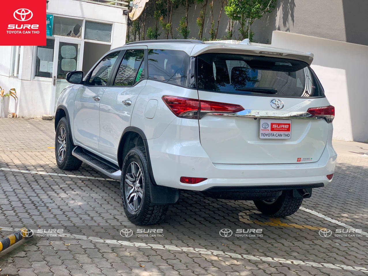 TOYOTA FORTUNER 2.4G 4x2 (AT) 2022 TRẮNG NGỌC TRAI QUÁ ĐẸP-3