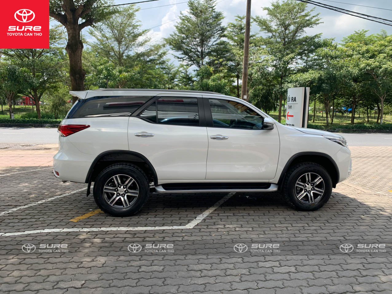 TOYOTA FORTUNER 2.4G 4x2 (AT) 2022 TRẮNG NGỌC TRAI QUÁ ĐẸP-5