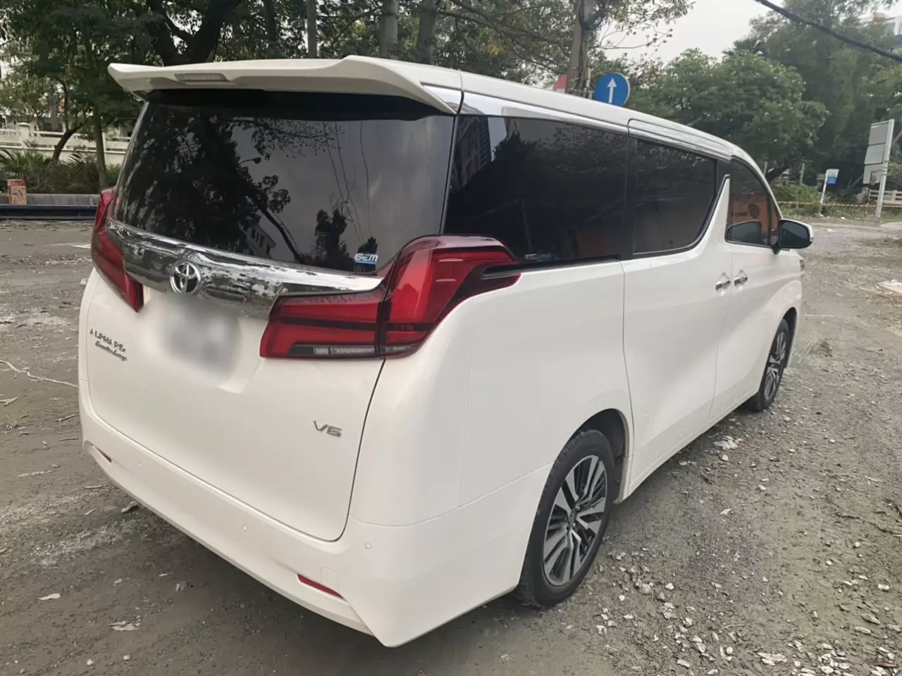 Do không cần nhu cầu sử dụng nữa nên em cần ra đi 1 em chuyên cơ mặt đất Toyota Alphard-3