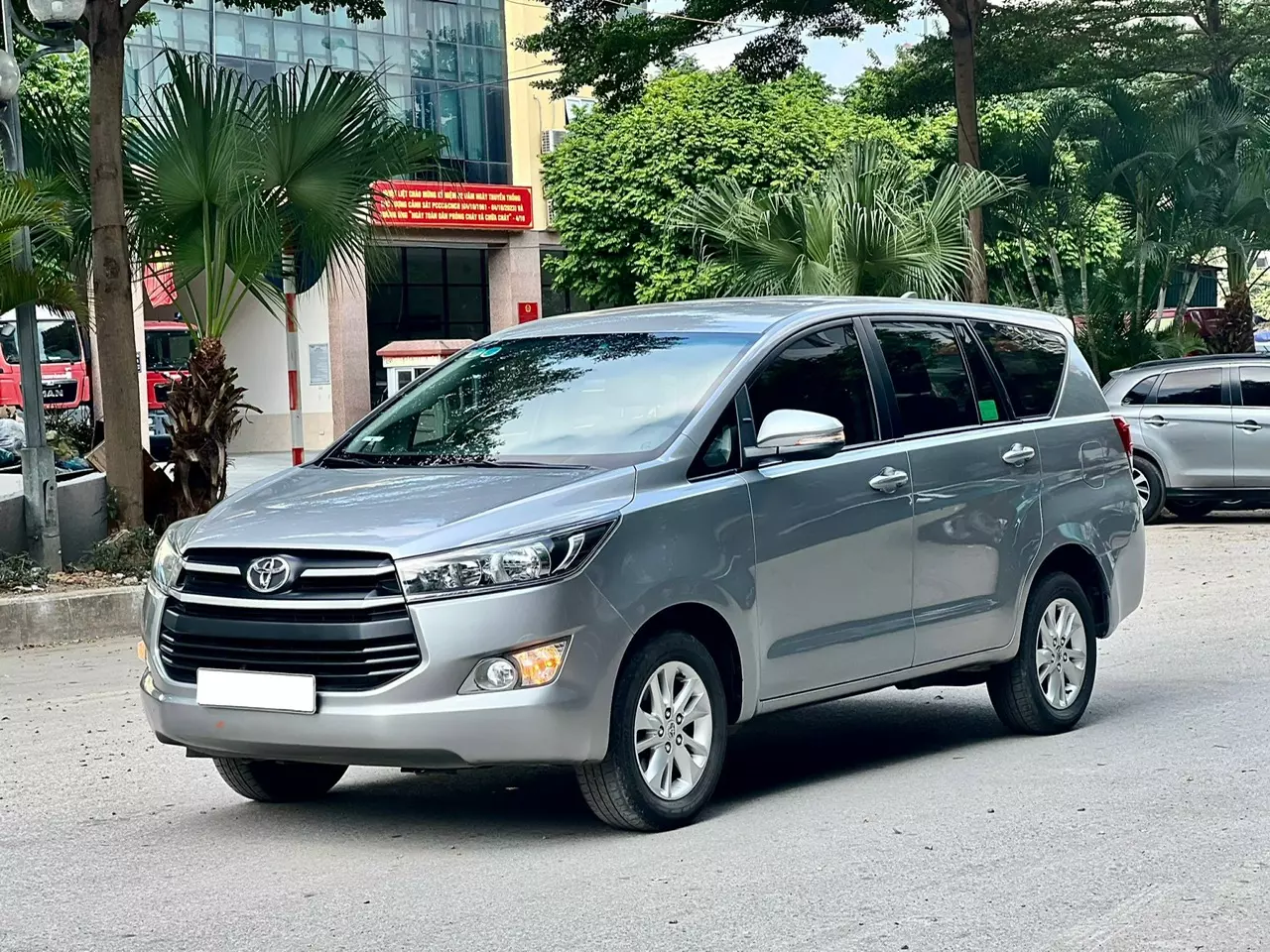 Bán xe Toyota Innova 2.0E đời 2018-2