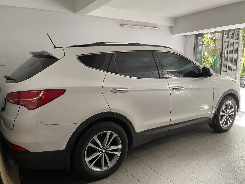 CHÍNH CHỦ CẦN BÁN Hyundai Santafe máy xăng 2.4L, FWD, 2015-2