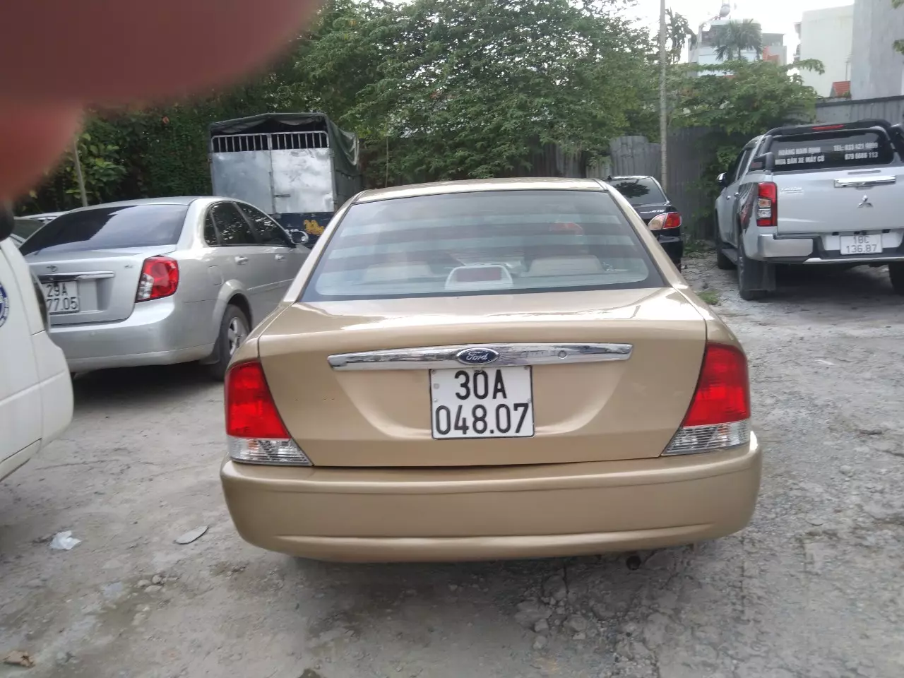 Chính chủ bán xe Ford laser đời 2001 -0