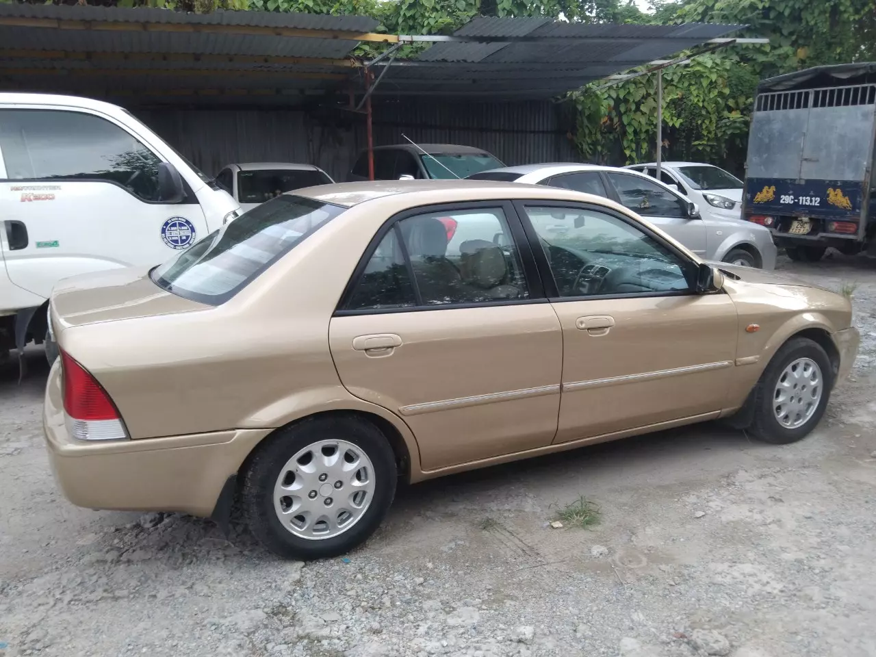 Chính chủ bán xe Ford laser đời 2001 -1