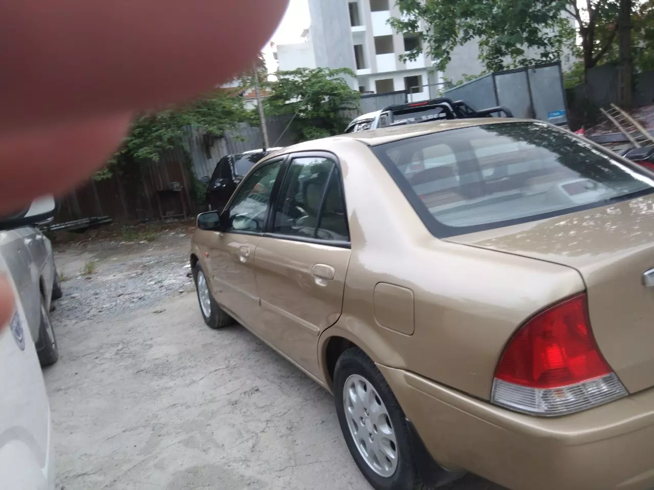 Chính chủ bán xe Ford laser đời 2001 -2