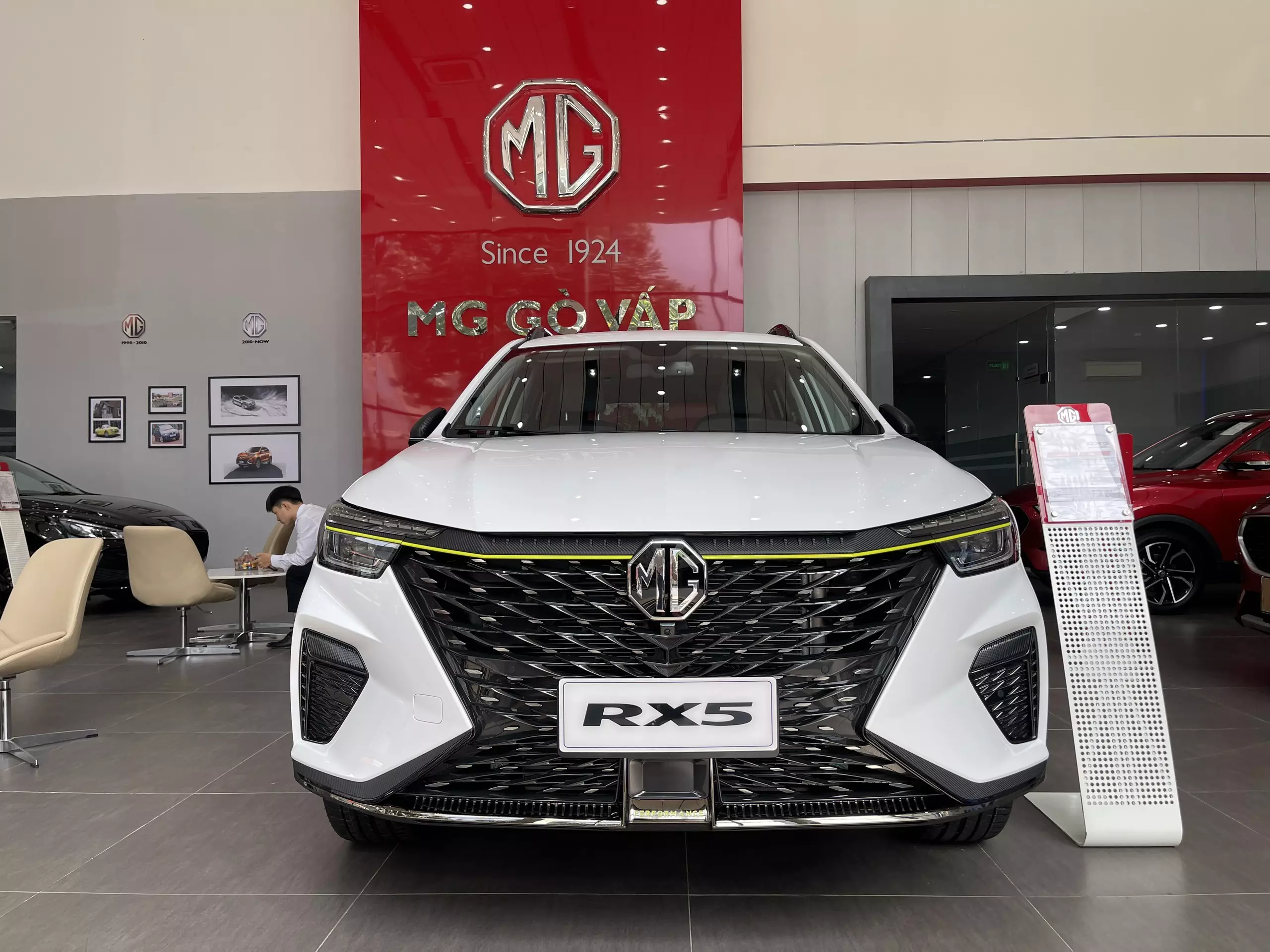 MG RX5 giảm giá còn 699tr, miễn lãi suất ngân hàng 1 năm-0