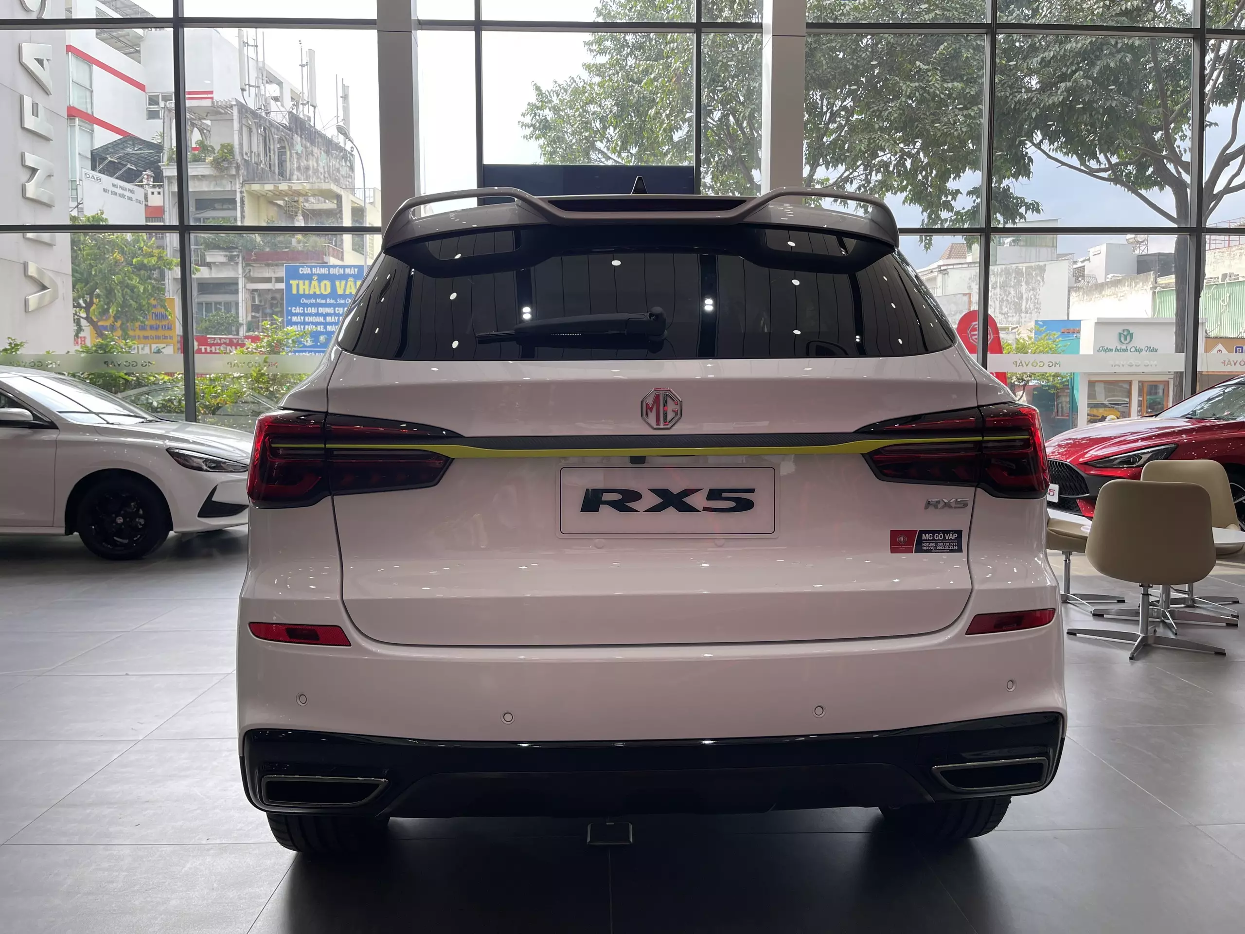 MG RX5 giảm giá còn 699tr, miễn lãi suất ngân hàng 1 năm-3