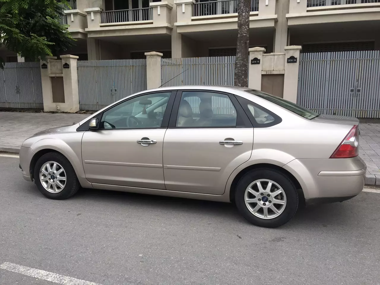 Bán Ford focus 2008, biển Hà nội, số sàn, 14Vạn km,-0