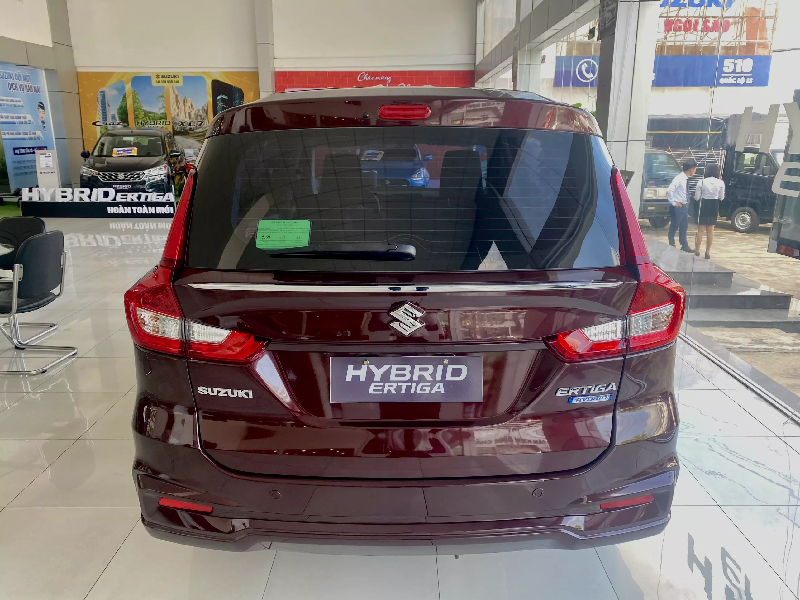 SUZUKI ERTIGA HYBRID-4