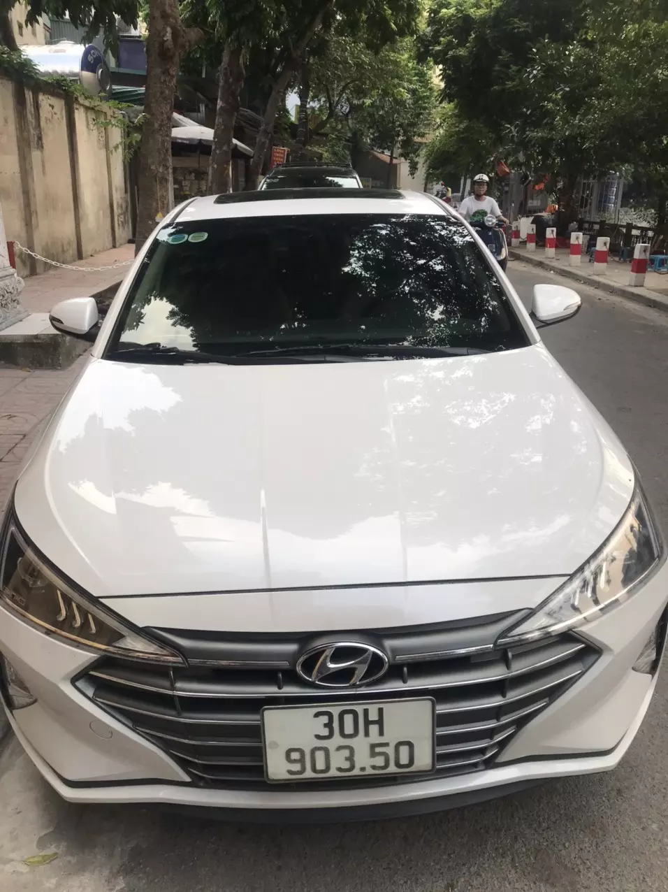 Chính chủ cần bán : HUYNDAI-ELANTRA 1.6 AT sx 2021 màu Trắng. -0