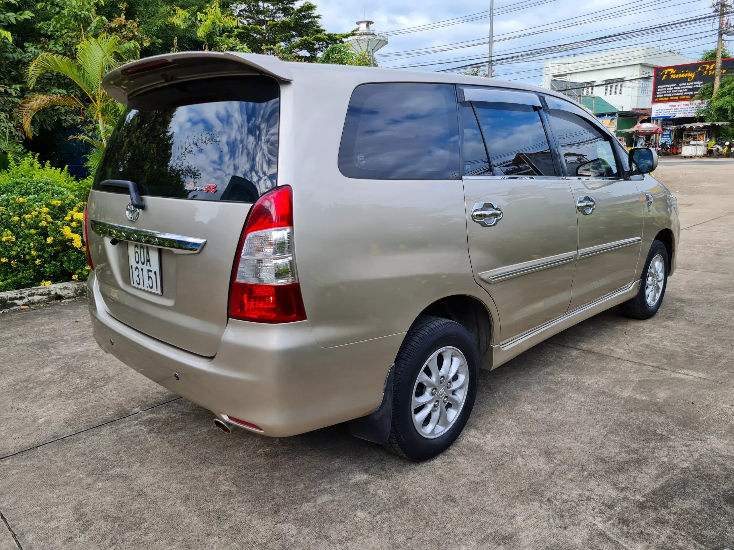  Chính Chủ Cần Bán xe Toyota Innova 2.0 năm 2013 số sàn-1