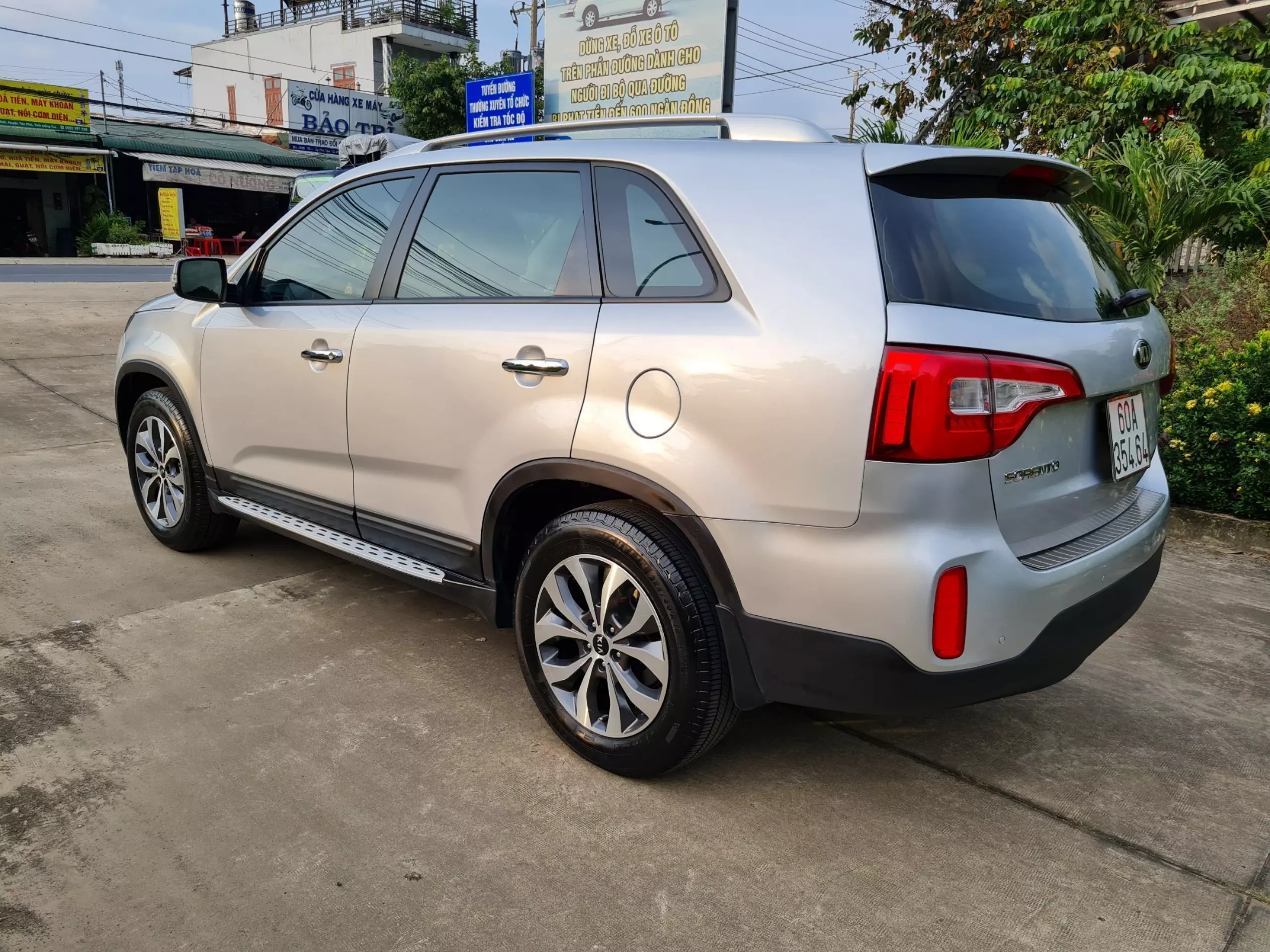 Chính Chủ Cần Bán xe Sorento năm 2016, máy xăng 2.4, số tự động-0