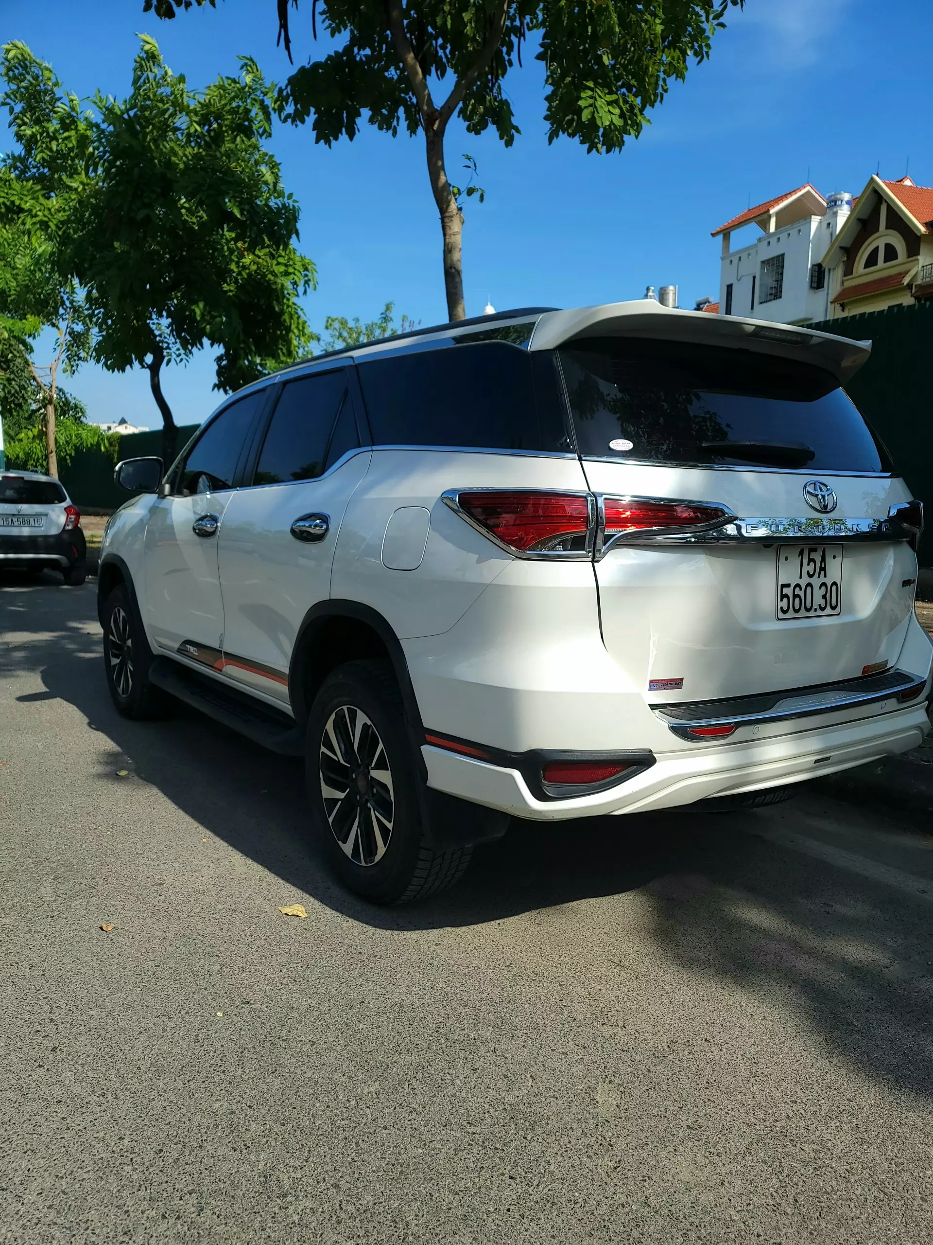 Chính chủ bán xe Toyota Fortuner 2.7V 4x2 AT TRD 2019, lăn bánh và đăng ký tháng 1 năm 2020-0