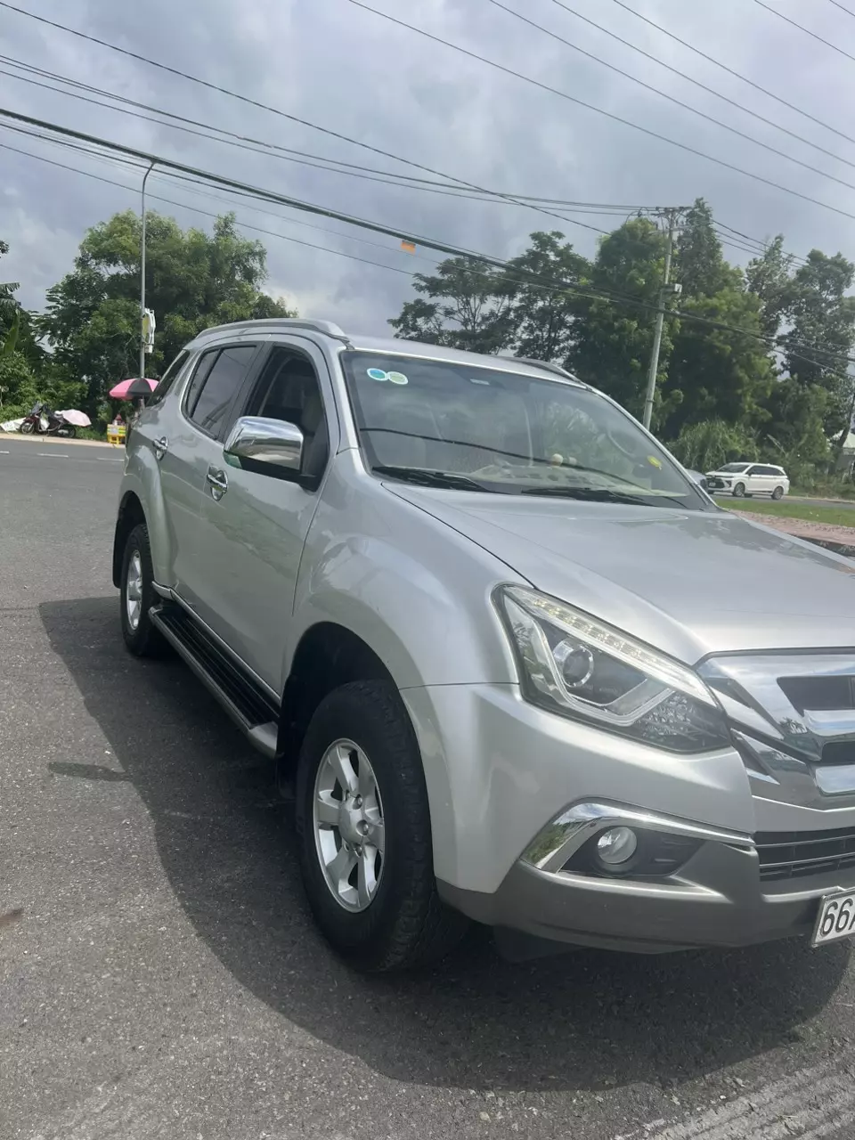 CHÍNH CHỦ CẦN BÁN XE ISUZU MUX 7 SẢN XUẤT NĂM 2019-3