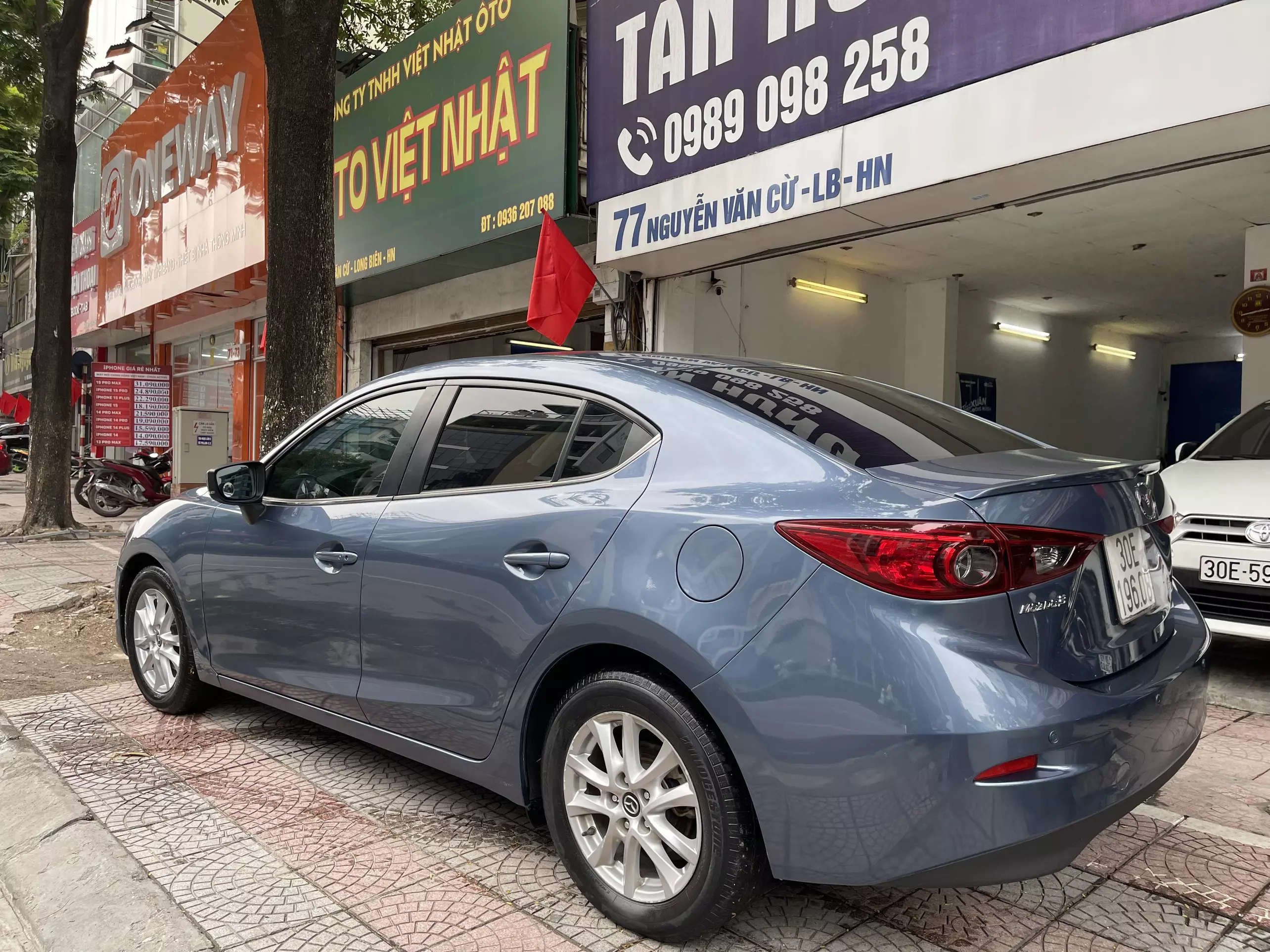 Chính chủ cần bán xe Mazda 3 1.5 Skyactive sedan sx 2016 đk 2017-8