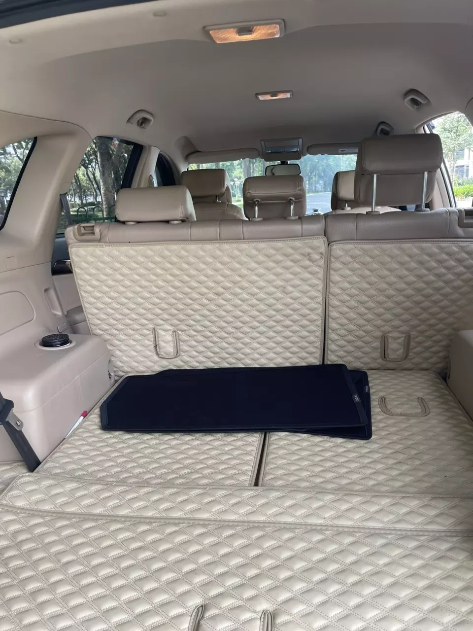 Có nhu cầu lên đời sau khi chạy một thời gian may mắn. Biển số TP HCM - đẹp - Chevrolet Captiva 7 chỗ, máy xăng, đời 201-4